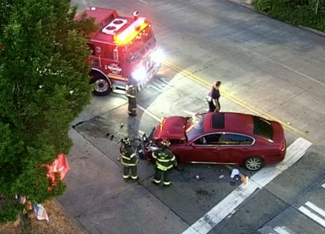 TRAFFIC ALERT: Crashed car blocking SB 35th SW at Roxbury
