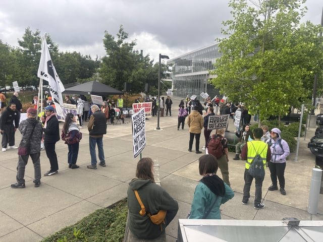 Rally at UW against war in Iran (just before U.S. announced strikes)