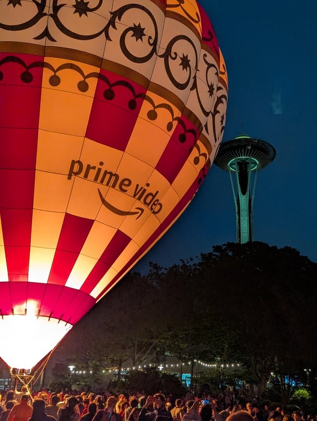 Loved seeing the crowds on a Sunday night at 10pm! This city is a vibe