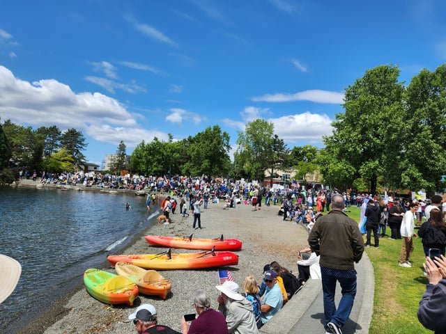 No Kings in Kirkland! Over 4000 attendees!