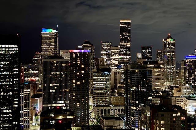 Little things I appreciate about Seattle: thank you rainbow lights 💛🧡❤️💜💙💚