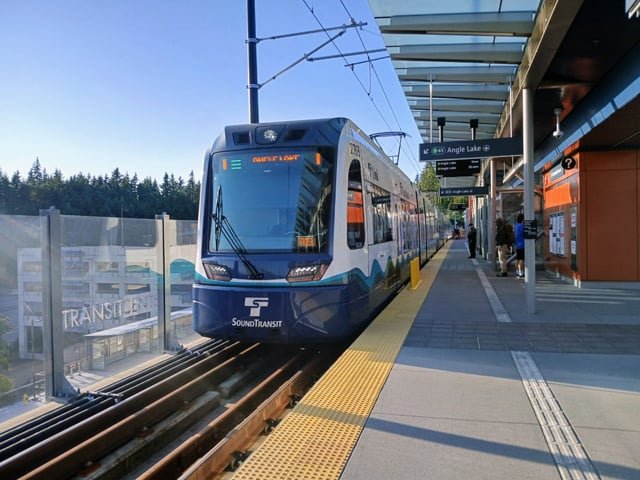 Council Committee Rejects Bid to Add Red Tape to Light-Rail Permitting