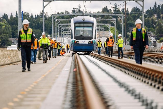 ST confirms powered Link tests on the I-90 floating bridge begin this month