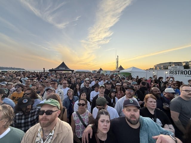 Delton 3030 show at Pier 62
