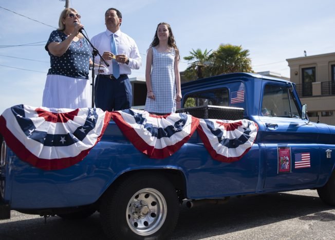 VIDEO, PHOTOS: Holiday begins with 2025 West Seattle Fourth of July Kids’ Parade, afterparty, and mayoral compliment