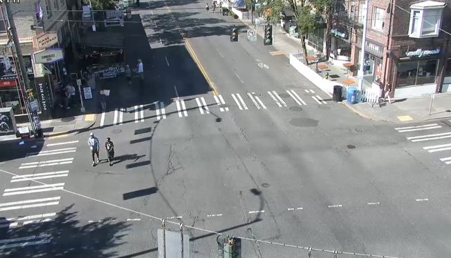 HAPPENING NOW: The streets are closed and West Seattle Summer Fest Eve is on!