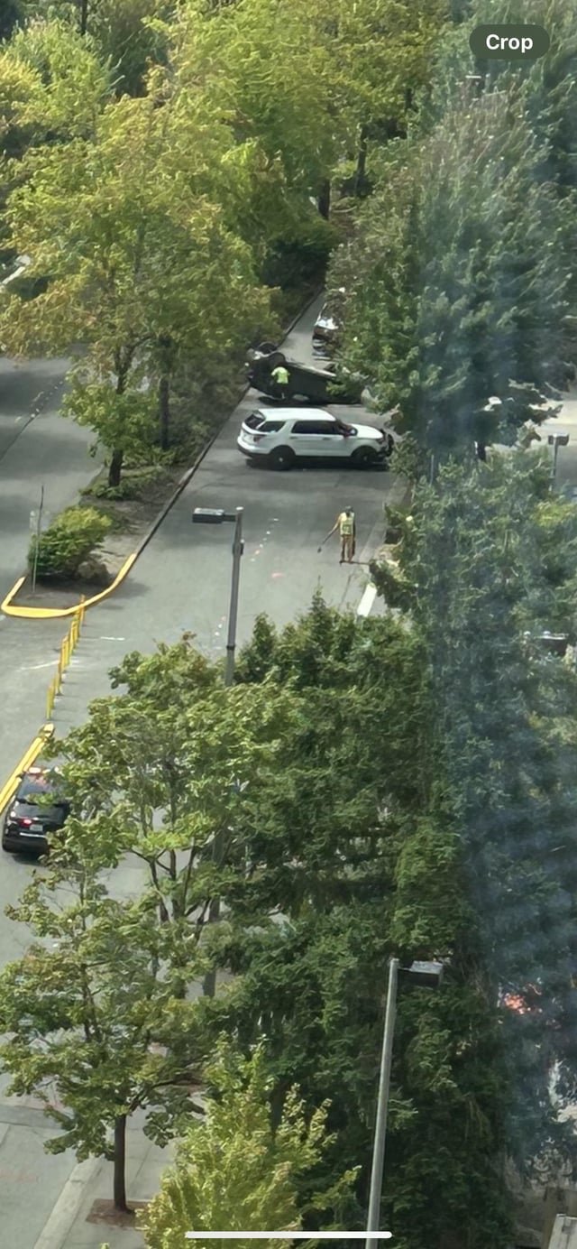 Accident on 4th – flipped suv between Bellevue Mall and Downtown Park