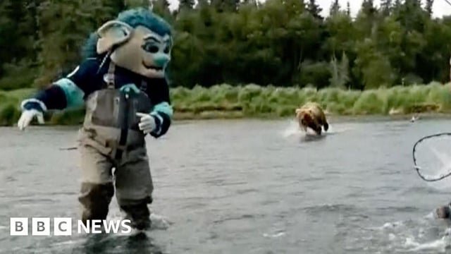 Seattle Kraken mascot Buoy and forward John Hayden chased by bear in Alaska