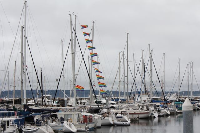 Whoever has this boat in Shilshole, I love you