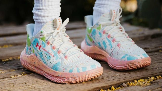 Kelsey Plum’s shoes honor Seattle Gum Wall