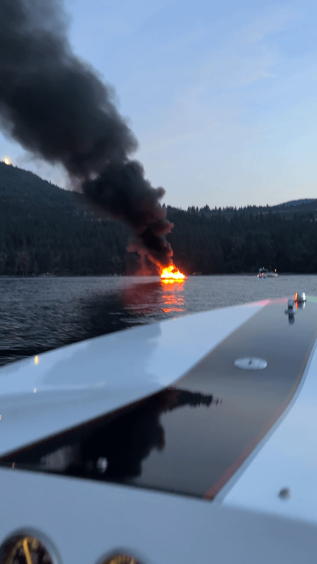 Boat Fire – Lake Chelan