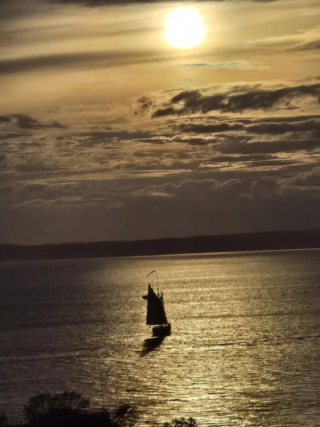 Sailing in the Sound