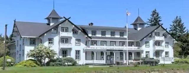 Anyone else love the architecture of this building? It’s somewhere around DuPont and I always admire it when I drive back and forth from Oregon.