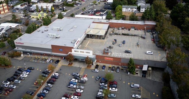 Lake City Way Fred Meyer to close