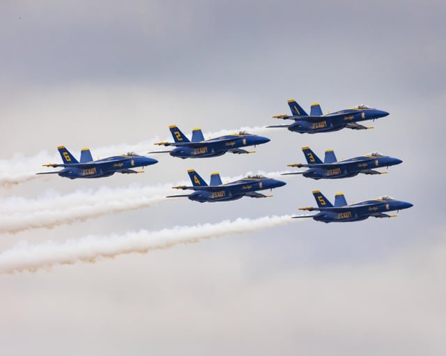 Blue Angels Flyby from Mercer Island
