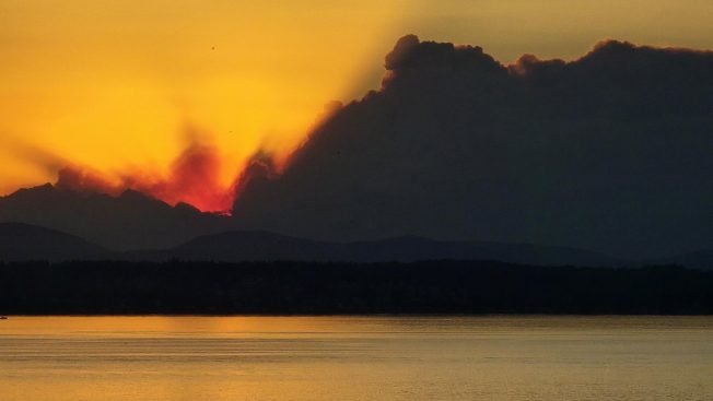 WEST SEATTLE SUNSET: Dramatic departure at day’s end