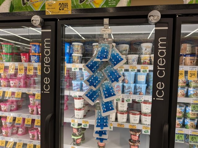 Safeway on Rainier locking up ice cream