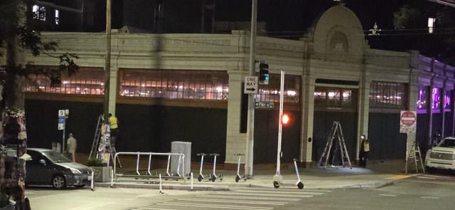 The seattle starbucks reserve was boarded up at 2am
