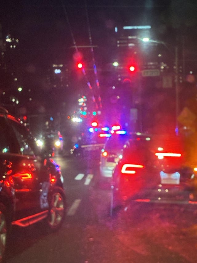 Why is the bridge connecting Wallingford and the Ave closed one direction?