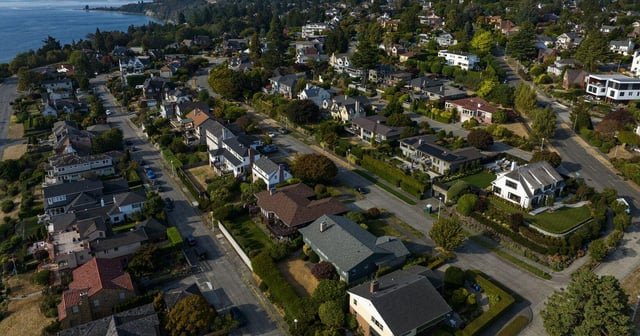 Seattle housing market: Price your home right or it’ll sit on the market