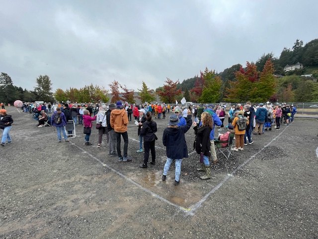 HAPPENING NOW: West Seattle gathering for International Peace Day ‘human banner’