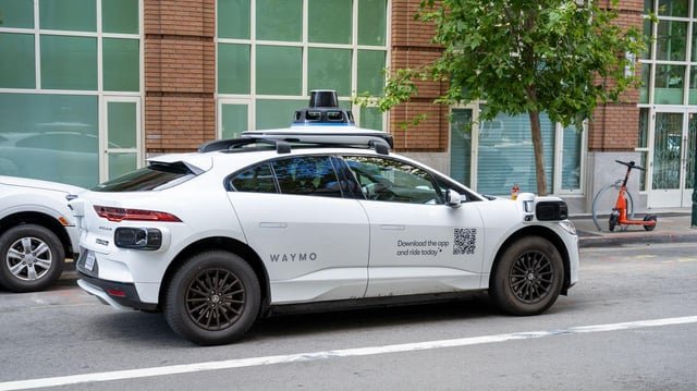 Waymo’s self-driving cars debut in Seattle