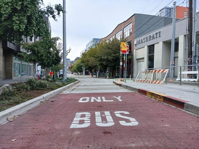 SDOT removing part of the brand new bus only lane for the G due to local business owners complaints.
