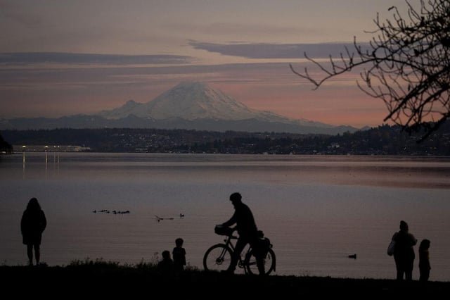 Seattle tables safety plan for Lake Washington Boulevard after Mayor’s Office weighs in