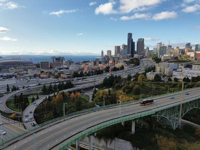 Attention! There are OVERNIGHT HIGHWAY RAMP CLOSURES THIS WEEK at the I-5 and I-90 junction. We’re staging equipment to repaint the Dr. José Rizal Bridge.