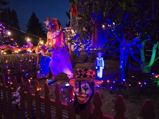 WEST SEATTLE HALLOWEEN: Clowning around, with 3 weeks to go