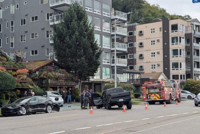 TRAFFIC ALERTS: Crashes on Alki Avenue, Sylvan Way