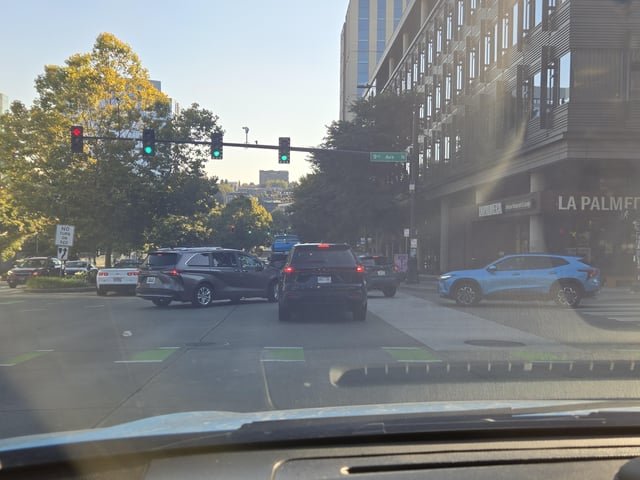 I’ll raise your single car intersection block, with a 3-4 car single lane intersection block
