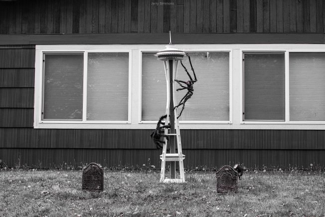 WEST SEATTLE HALLOWEEN: Simple yet memorable decoration