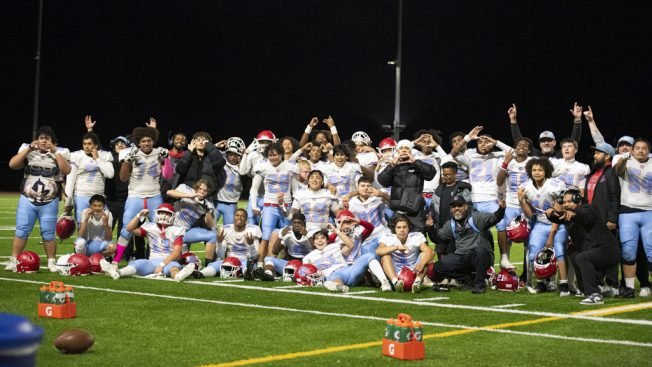 PHOTOS: Chief Sealth IHS football triumphs over Lakeside with shutout