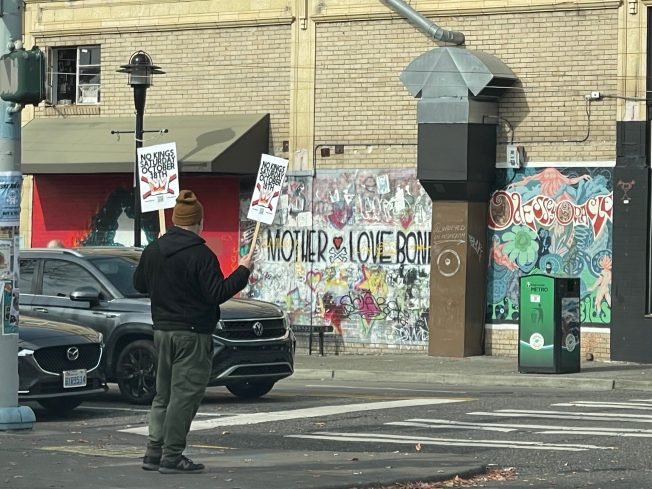 WEEKEND PREVIEW: West Seattle, South Park rallies planned during ‘No Kings’ on Saturday