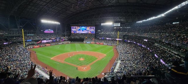The pressure’s on for the Mariners. Can Seattle keep its playoff run alive?