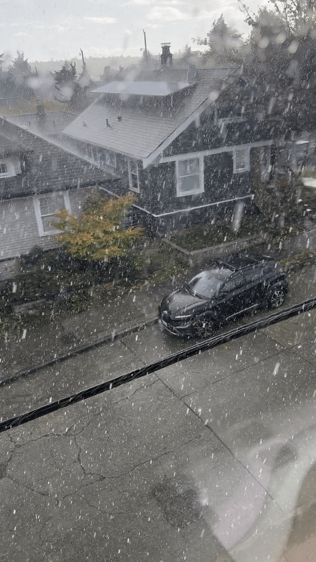 It’s hailing again in Fremont!