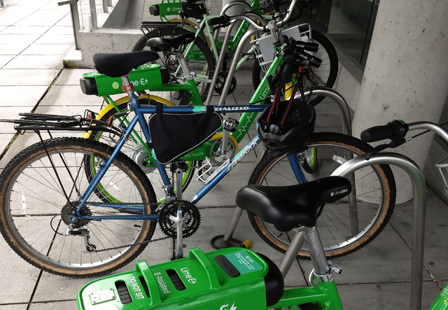 If anyone sees this bike, please let me know. also fuck you to whoever stole bikes from outside of a hospital