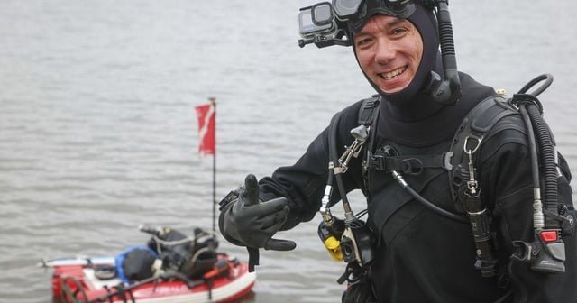 Lost a ring in a lake? ‘Seattle Ring Hunter’ is on the case