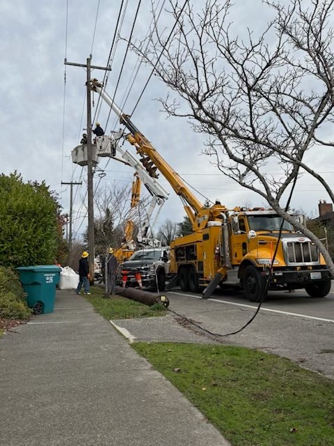 Crews replacing Morgan Junction utility pole after early-morning crash