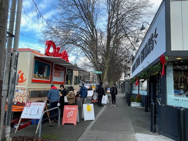 BIZNOTE: Thunder Road Guitars bringing back Dick’s Drive-Ins burger truck for mega-sale’s Black Friday launch
