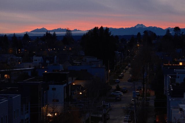 Ballard looking real cozy tonight