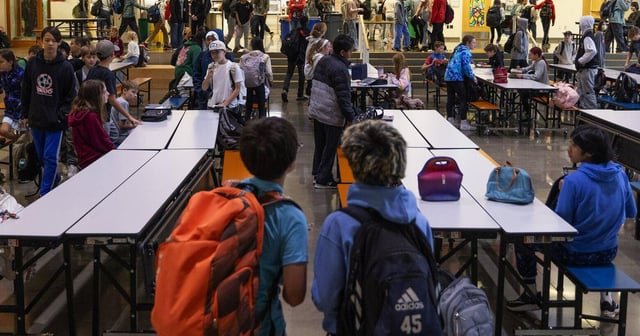 Seattle Public Schools floats new districtwide cellphone policy