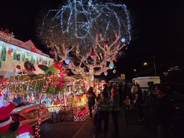 HAPPENING NOW: Santa Claus at Menashe Family Lights 2025