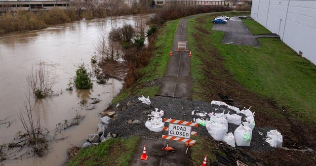 A damaged King County levee awaited fixes for years. Then it failed