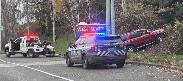 Another crash near southwest end of West Seattle Bridge