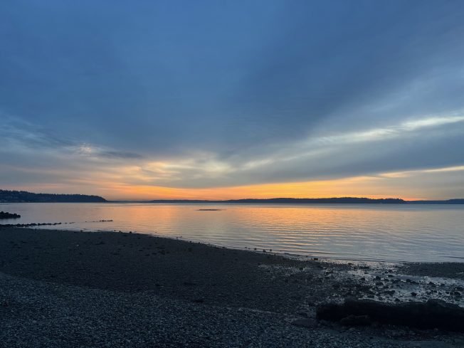 From Music Quiz to Winter Celebration Story Time, here’s our list for your West Seattle Monday