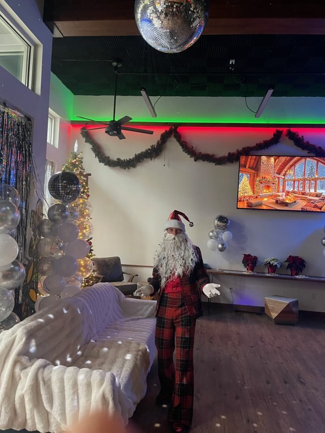 HAPPENING NOW: You can wander Admiral’s ‘Winter Wonderland’ for treats, activities, photos, more!