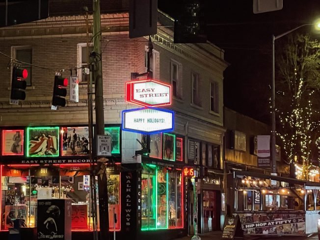 Christmas Day 2025 in West Seattle: Who’s open and what else to know