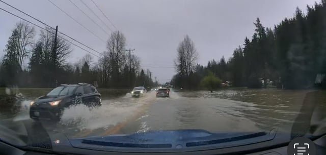 Maple Valley Highway Cedar River Breach 12/11/25